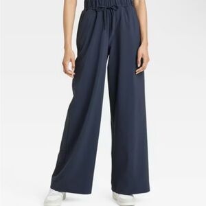 All in motion. Loose fit woven wide leg pants size large NWT black